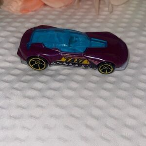 2022 HOT WHEELS GAZELLA GT TAXI PURPLE 1:64 DIECAST 2 7/8" CAR W/ BLUE